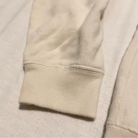 Peanuts Snoopy Uniqlo Printed Sweatshirt Size Medium Sweater - Picture 7 of 16